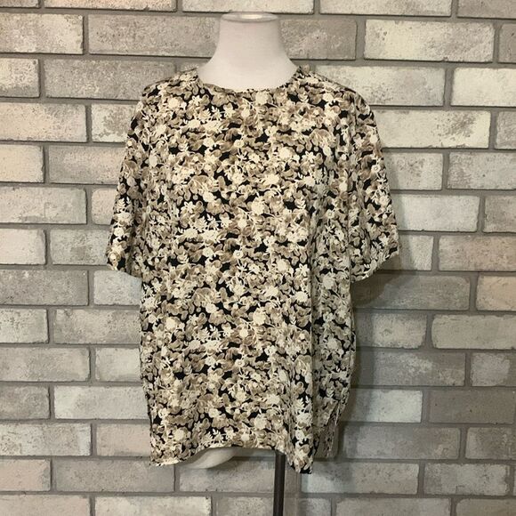 3for$20 blouse xl runs smaller like large - Picture 1 of 3